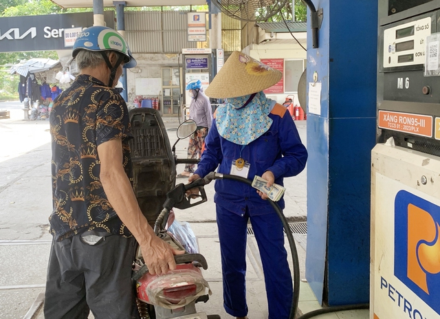 Giá xăng có thể tiếp tục tăng trong ngày mai 20/11- Ảnh 1. giá xăng