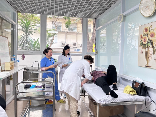 Bản địa hóa dược liệu: Giải pháp kết hợp Y học cổ truyền và hiện đại từ nguồn tài nguyên bản địa- Ảnh 3. Bản địa hóa dược liệu: Giải pháp kết hợp Y học cổ truyền và hiện đại từ nguồn tài nguyên bản địa- Ảnh 3.