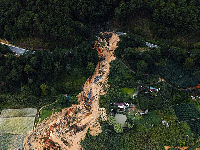 Khi nào các tuyến sạt lở tại Khánh Hòa, Lâm Đồng sẽ thông xe trở lại?- Ảnh 2.
