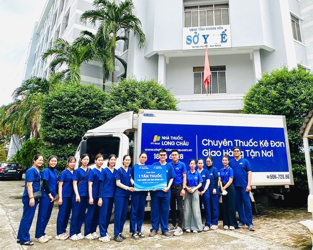 Long Châu hướng về miền Trung, khẩn cấp hỗ trợ thêm 3 tấn thuốc cho người dân- Ảnh 2. Long Châu hướng về miền Trung, khẩn cấp hỗ trợ thêm 3 tấn thuốc cho người dân- Ảnh 2.