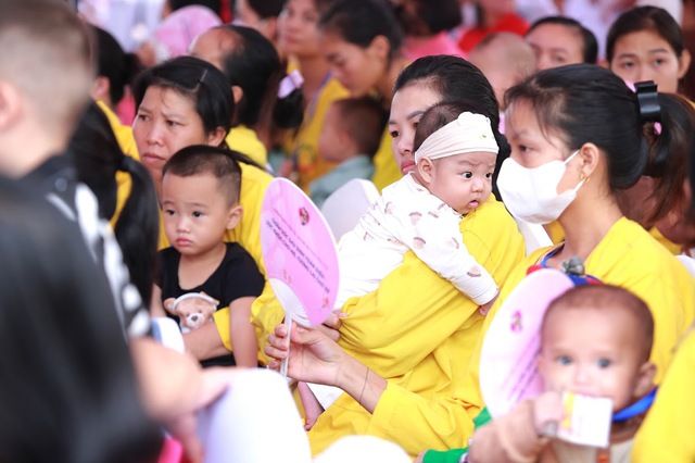 Tránh hủ tục trong chăm sóc dinh dưỡng cho mẹ sau sinh- Ảnh 1. Tránh hủ tục trong chăm sóc dinh dưỡng cho mẹ sau sinh- Ảnh 1.