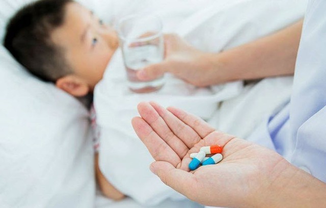 Trẻ dùng kháng sinh sớm có dễ tăng cân quá mức?- Ảnh 1.