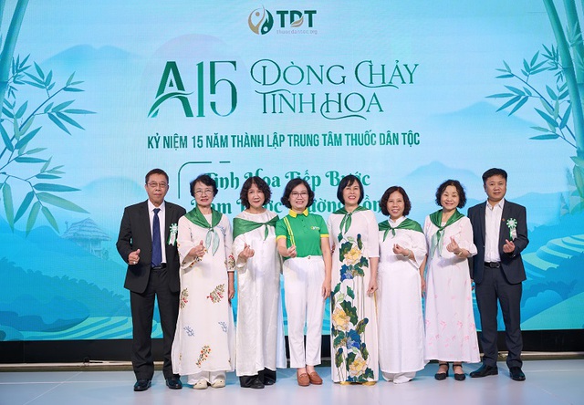 BS CKII Nguyễn Thị Nhuần: Người lưu giữ tinh hoa thuốc Nam trong chặng đường 15 năm thuốc dân tộc- Ảnh 1.