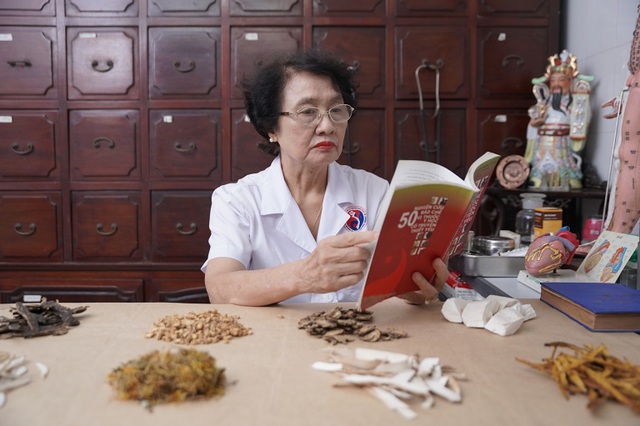 BS CKII Nguyễn Thị Nhuần: Người lưu giữ tinh hoa thuốc Nam trong chặng đường 15 năm thuốc dân tộc- Ảnh 3.