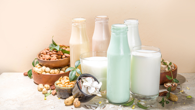 Uống sữa hạt thay bữa sáng có tốt không?- Ảnh 1.