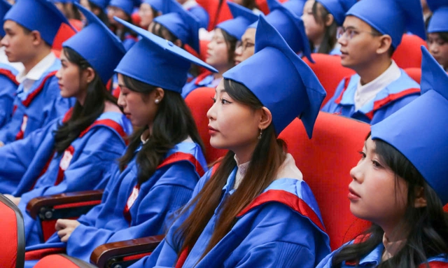 Ngành Y khoa lập kỷ lục điểm chuẩn và được siết chặt bằng Kỳ thi Quốc gia- Ảnh 2.