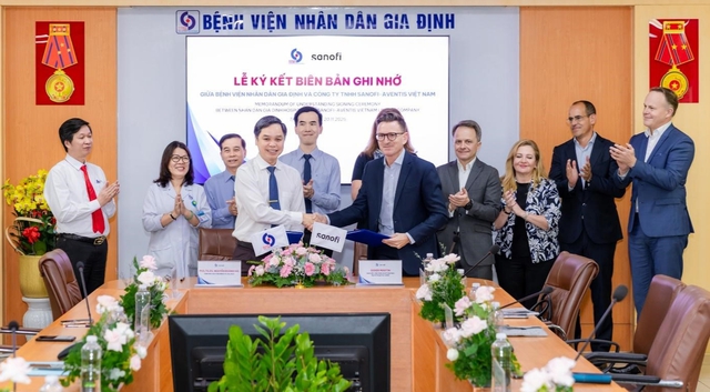 Sanofi và Bệnh viện Nhân dân Gia Định ký kết Biên bản ghi nhớ hợp tác, thúc đẩy chất lượng chăm sóc sức khỏe cho người bệnh- Ảnh 2.