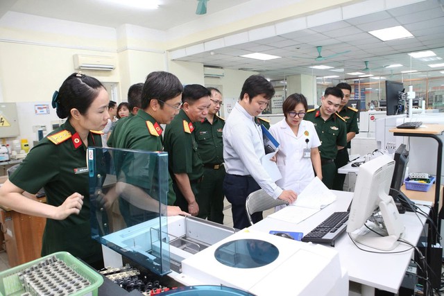 Viettel Solutions cùng ngành y tế viết câu chuyện 'số hóa vì con người'- Ảnh 1.