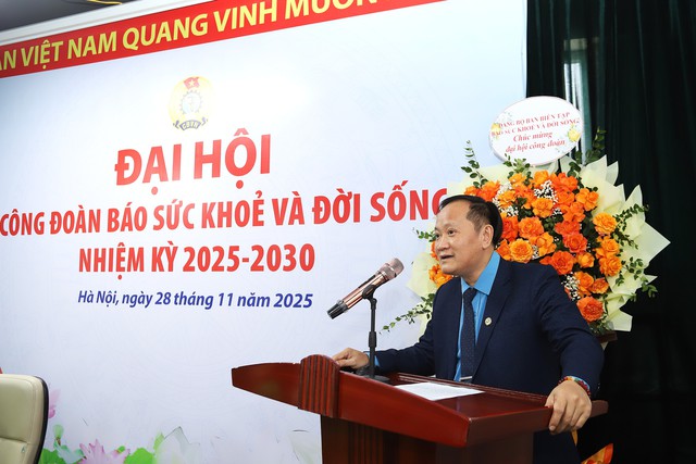 Báo Sức khỏe và Đời sống ủng hộ đồng bào vùng lũ miền Trung - Tây Nguyên- Ảnh 10. Báo Sức khỏe và Đời sống ủng hộ đồng bào vùng lũ miền Trung - Tây Nguyên- Ảnh 10.