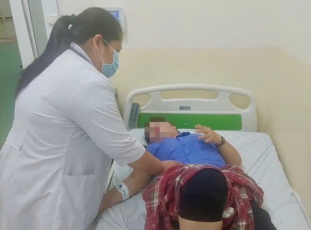 TPHCM: Hơn 70 công nhân và học sinh nhập viện nghi ngộ độc thực phẩm- Ảnh 1. TPHCM: Hơn 70 công nhân và học sinh nhập viện nghi ngộ độc thực phẩm- Ảnh 1.