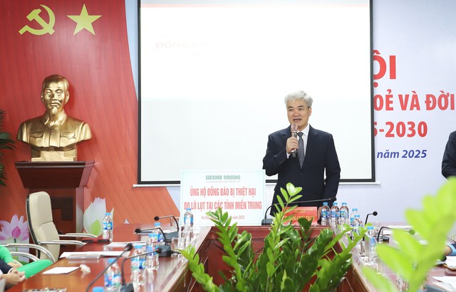 Báo Sức khỏe và Đời sống ủng hộ đồng bào vùng lũ miền Trung - Tây Nguyên- Ảnh 1. Báo Sức khỏe và Đời sống ủng hộ đồng bào vùng lũ miền Trung - Tây Nguyên- Ảnh 1.