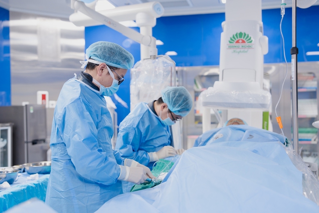 Ca can thiệp tim mạch phức tạp được bác sĩ Việt Nam trình bày tại hội nghị uy tín thế giới - TCT 2025- Ảnh 3.