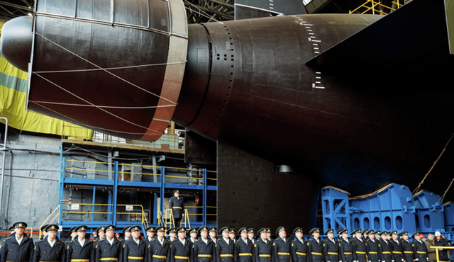 Nga hạ thủy 'tàu mẹ' hạt nhân nặng 10.000 tấn- Ảnh 1.