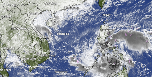 Hình ảnh vệ tinh bão Kalmaegi đang áp sát Biển Đông. Hình ảnh vệ tinh bão Kalmaegi đang áp sát Biển Đông.