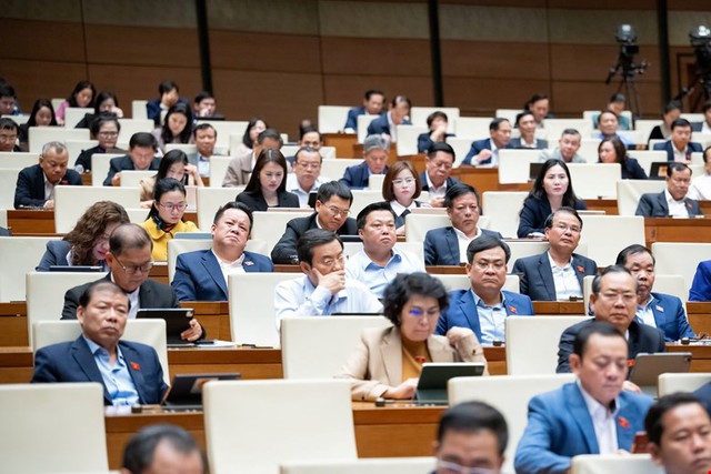 Tổng Bí thư Tô Lâm trao đổi, thông tin về một số điểm mới và định hướng trong Dự thảo Văn kiện trình Đại hội XIV của Đảng- Ảnh 3.