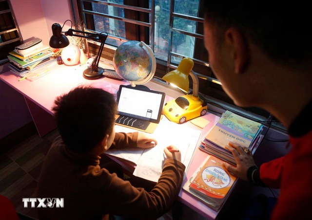 Hành vi cưỡng ép con học tập quá sức có thể bị phạt tới 10 triệu đồng- Ảnh 1. Hành vi cưỡng ép con học tập quá sức có thể bị phạt tới 10 triệu đồng- Ảnh 1.