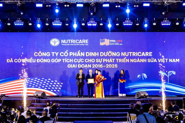Nutricare nhận bằng khen của Hiệp Hội Sữa vì những đóng góp tích cực cho sự phát triển ngành sữa Việt Nam- Ảnh 1. Nutricare nhận bằng khen của Hiệp Hội Sữa vì những đóng góp tích cực cho sự phát triển ngành sữa Việt Nam- Ảnh 1.