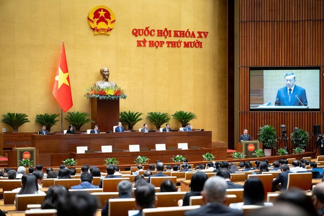 Tổng Bí thư Tô Lâm trao đổi, thông tin về một số điểm mới và định hướng trong Dự thảo Văn kiện trình Đại hội XIV của Đảng- Ảnh 1.