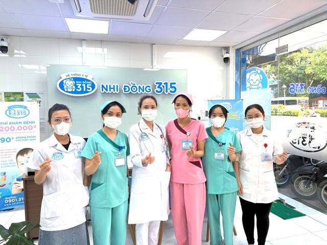 Trẻ ốm vặt không nên lạm dụng thuốc kháng sinh- Ảnh 2. Trẻ ốm vặt không nên lạm dụng thuốc kháng sinh- Ảnh 2.