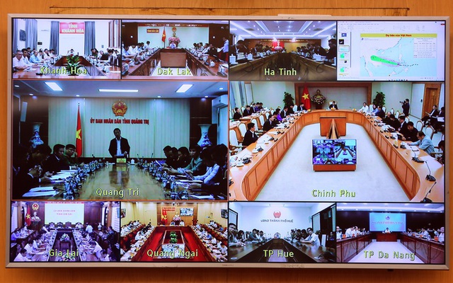 Phó Thủ tướng: Phòng chống bão số 13 trong 'tình trạng khẩn cấp hơn và nguy hiểm hơn'- Ảnh 2. Phó Thủ tướng: Phòng chống bão số 13 trong 'tình trạng khẩn cấp hơn và nguy hiểm hơn'- Ảnh 2.