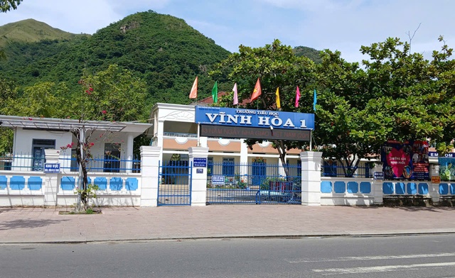 Học sinh ở Khánh Hòa nghỉ học ngày 6 và 7/11 để phòng tránh bão Kalmaegi- Ảnh 1. Học sinh ở Khánh Hòa nghỉ học ngày 6 và 7/11 để phòng tránh bão Kalmaegi- Ảnh 1.