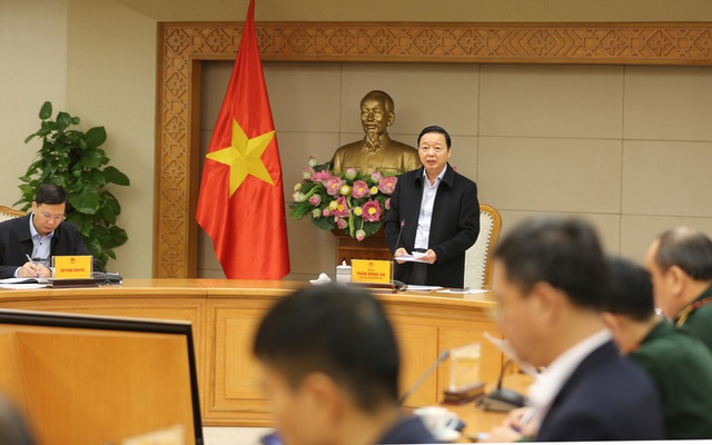 Phó Thủ tướng: Phòng chống bão số 13 trong 'tình trạng khẩn cấp hơn và nguy hiểm hơn'- Ảnh 3. Phó Thủ tướng: Phòng chống bão số 13 trong 'tình trạng khẩn cấp hơn và nguy hiểm hơn'- Ảnh 3.