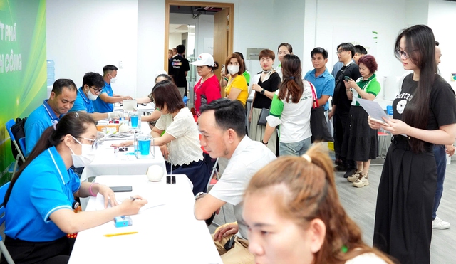 Care For Việt Nam tiếp tục được vinh danh 'Doanh nghiệp vì Cộng đồng' tại Saigon Times CSR 2025- Ảnh 3. Care For Việt Nam tiếp tục được vinh danh 'Doanh nghiệp vì Cộng đồng' tại Saigon Times CSR 2025- Ảnh 3.