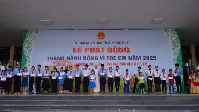 Bảo vệ trẻ em trên không gian mạng: Trách nhiệm từ gia đình, nhà trường và xã hội- Ảnh 3. Bảo vệ trẻ em trên không gian mạng: Trách nhiệm từ gia đình, nhà trường và xã hội- Ảnh 3.