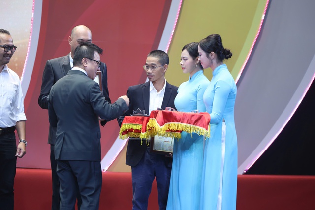 Phóng viên Báo Sức khỏe và Đời sống đoạt giải Nhì Giải Báo chí 'Vì sự nghiệp phát triển văn hóa Việt Nam'- Ảnh 4. Phóng viên Báo Sức khỏe và Đời sống đoạt giải Nhì Giải Báo chí 'Vì sự nghiệp phát triển văn hóa Việt Nam'- Ảnh 4.