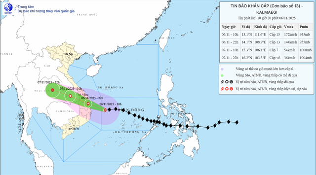 Bão số 13 đang di chuyển rất nhanh, tiến gần vùng biển Quy Nhơn- Ảnh 2. Bão số 13 đang di chuyển rất nhanh, tiến gần vùng biển Quy Nhơn- Ảnh 2.