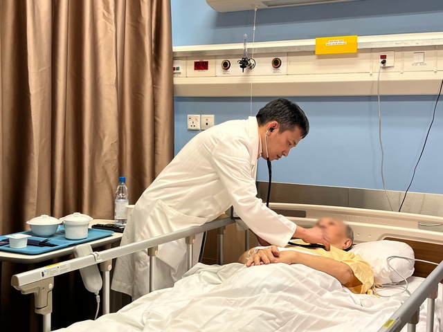 Đội cấp cứu tim mạch Giờ Vàng FV cứu cụ ông 80 tuổi thoát đột quỵ và nhồi máu cơ tim cấp- Ảnh 3. Đội cấp cứu tim mạch Giờ Vàng FV cứu cụ ông 80 tuổi thoát đột quỵ và nhồi máu cơ tim cấp- Ảnh 3.