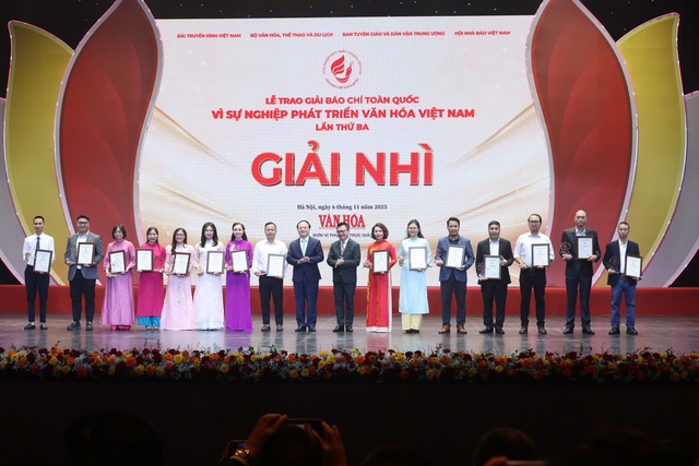 Phóng viên Báo Sức khỏe và Đời sống đoạt giải Nhì Giải Báo chí 'Vì sự nghiệp phát triển văn hóa Việt Nam'- Ảnh 3. Phóng viên Báo Sức khỏe và Đời sống đoạt giải Nhì Giải Báo chí 'Vì sự nghiệp phát triển văn hóa Việt Nam'- Ảnh 3.