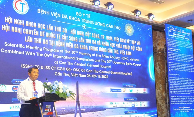 Chuyên gia quốc tế hội tụ tại Cần Thơ chia sẻ kỹ thuật mới trong phẫu thuật cột sống- Ảnh 1.
