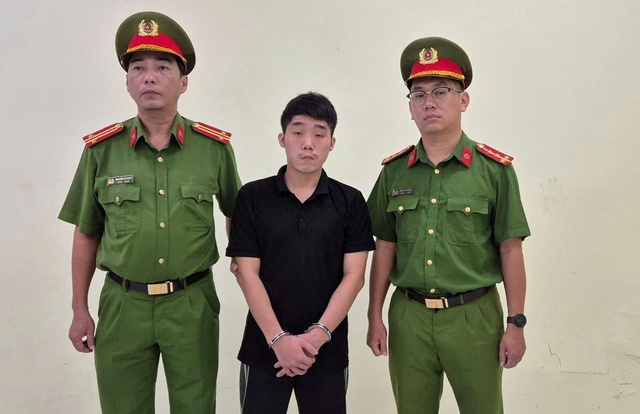 TikToker 'Dù bầu trời' bị khởi tố, bắt tạm giam- Ảnh 1.