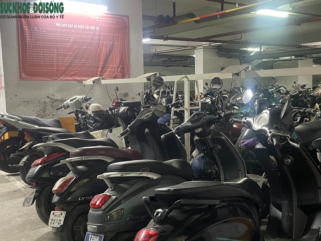 Hà Nội: Chung cư 'vạn dân' thông báo ngừng nhận trông xe điện dưới tầng hầm- Ảnh 4.