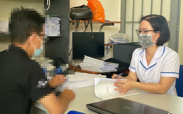 Giải Báo chí về HIV/AIDS: Tôn vinh những 'người giữ lửa' thầm lặng- Ảnh 1. Giải Báo chí về HIV/AIDS: Tôn vinh những 'người giữ lửa' thầm lặng- Ảnh 1.