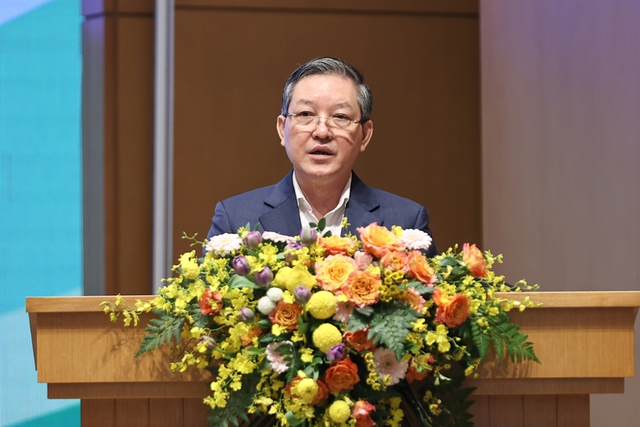 Đối thoại với nông dân 2025: Thủ tướng yêu cầu tháo gỡ điểm nghẽn, thúc đẩy chuyển đổi số nông nghiệp- Ảnh 3. Đối thoại với nông dân 2025: Thủ tướng yêu cầu tháo gỡ điểm nghẽn, thúc đẩy chuyển đổi số nông nghiệp- Ảnh 3.