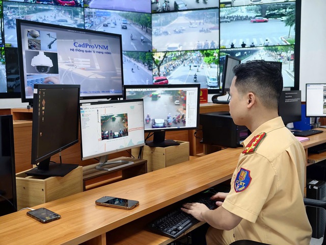 Sắp đưa vào hoạt động gần 2000 camera AI, nhiều lái xe dịch vụ lo bị 'bắt lỗi'- Ảnh 2. Sắp đưa vào hoạt động gần 2000 camera AI, nhiều lái xe dịch vụ lo bị 'bắt lỗi'- Ảnh 2.