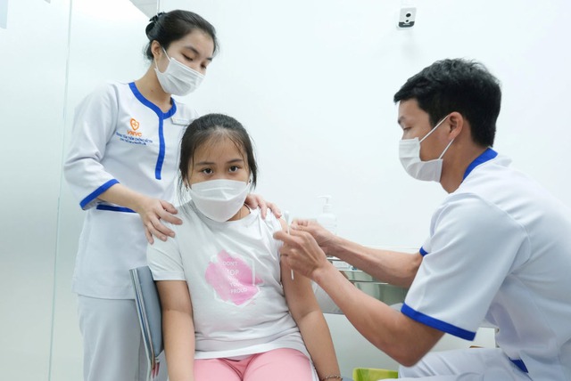 Vì sao trẻ vị thành niên cần tiêm phòng HPV càng sớm càng tốt?- Ảnh 1. Vì sao trẻ vị thành niên cần tiêm phòng HPV càng sớm càng tốt?- Ảnh 1.