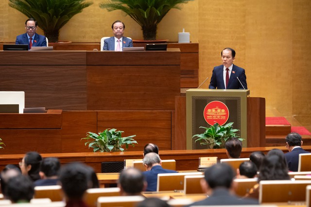 Quốc hội ghi nhận dấu ấn trong kiểm soát COVID-19 và hoàn thiện thể chế nhiệm kỳ 2021–2026- Ảnh 2. Quốc hội ghi nhận dấu ấn trong kiểm soát COVID-19 và hoàn thiện thể chế nhiệm kỳ 2021–2026- Ảnh 2.