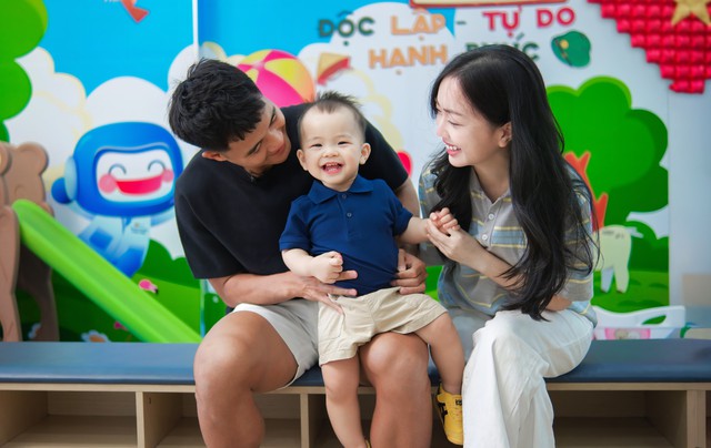 Gia đình cầu thủ Hà Đức Chinh chủ động phòng sốt xuất huyết Dengue theo cách 'lạ mà quen'- Ảnh 2.