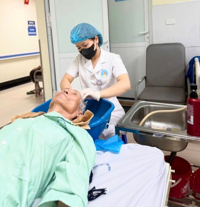 Tri ân người bệnh từ những điều nhỏ bé, chạm đến trái tim- Ảnh 5. Tri ân người bệnh từ những điều nhỏ bé, chạm đến trái tim- Ảnh 5.