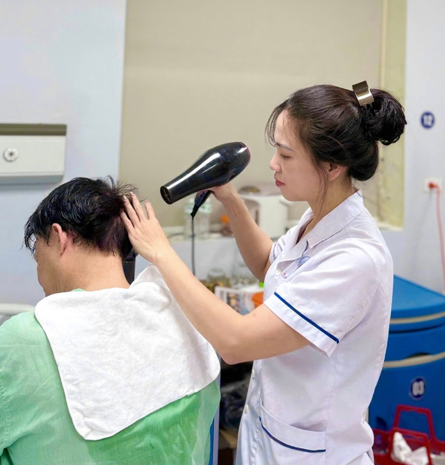 Tri ân người bệnh từ những điều nhỏ bé, chạm đến trái tim- Ảnh 6. Tri ân người bệnh từ những điều nhỏ bé, chạm đến trái tim- Ảnh 6.