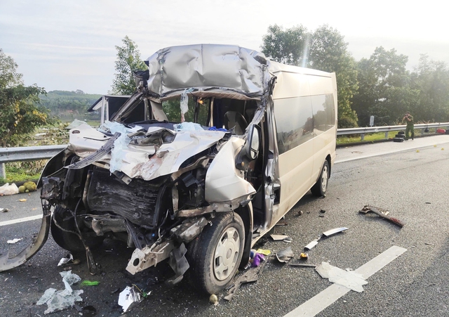 Khởi tố vụ tai nạn trên cao tốc Đà Nẵng - Quảng Ngãi làm 4 người tử vong- Ảnh 1. Khởi tố vụ tai nạn trên cao tốc Đà Nẵng - Quảng Ngãi làm 4 người tử vong- Ảnh 1.