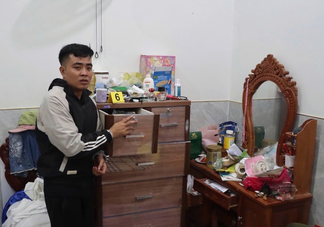 Con rể trèo lỗ thông gió trộm 200 triệu đồng của bố mẹ vợ- Ảnh 2. Con rể trèo lỗ thông gió trộm 200 triệu đồng của bố mẹ vợ- Ảnh 2.