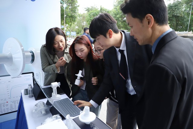 Y tế thông minh đưa dịch vụ chất lượng cao đến tận nơi người dân sinh sống- Ảnh 6. Y tế thông minh đưa dịch vụ chất lượng cao đến tận nơi người dân sinh sống- Ảnh 6.