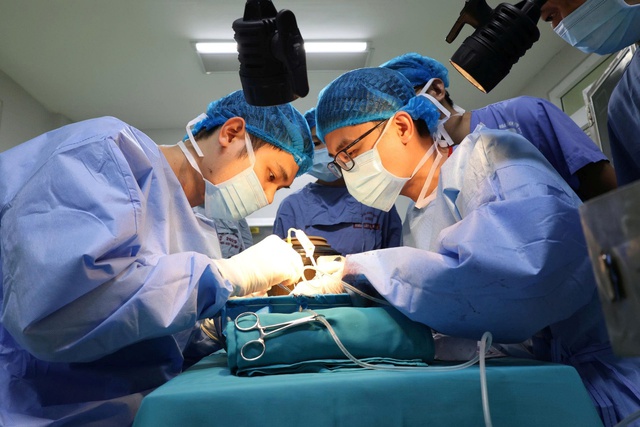 Người đàn ông chết não hiến tạng cứu 2 bệnh nhân suy thận- Ảnh 2. Người đàn ông chết não hiến tạng cứu 2 bệnh nhân suy thận- Ảnh 2.