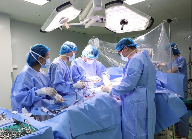 Người đàn ông chết não hiến tạng cứu 2 bệnh nhân suy thận- Ảnh 3. Người đàn ông chết não hiến tạng cứu 2 bệnh nhân suy thận- Ảnh 3.