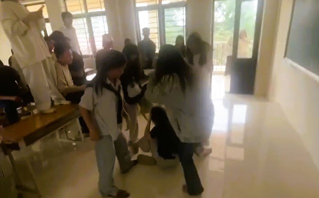 Bạo lực học đường leo thang và cái giá của sự thờ ơ- Ảnh 1. Bạo lực học đường leo thang và cái giá của sự thờ ơ- Ảnh 1.