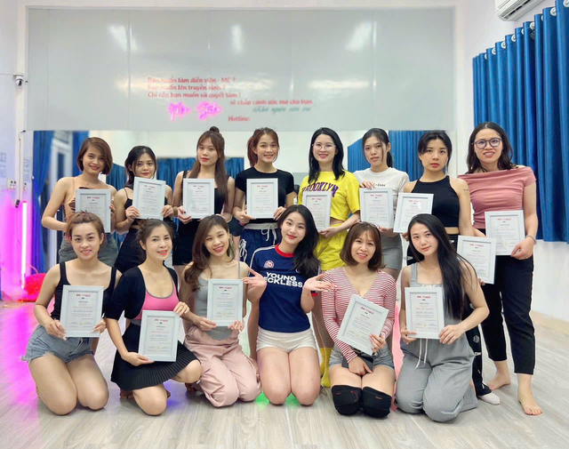 Hồng Minh – Từ cô gái tự ti đến người truyền cảm hứng qua bước nhảy- Ảnh 4.